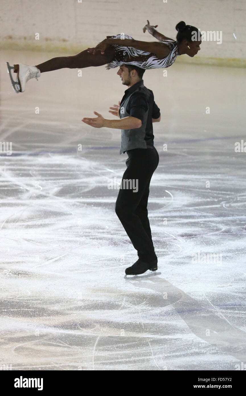 La figura pattinare serata di gala. Il team francese. Vanessa James e Morgan Cipres. Saint-Gervais les Bains. La Francia. Foto Stock