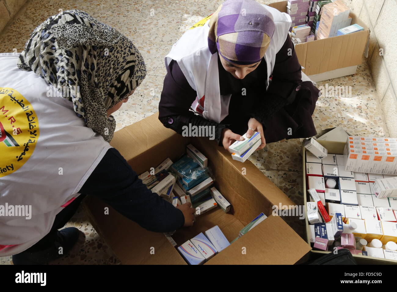 I medici per i diritti umani, una ONG israeliane, corre aprire cliniche della Cisgiordania. Infermieri medicina di smistamento. Foto Stock