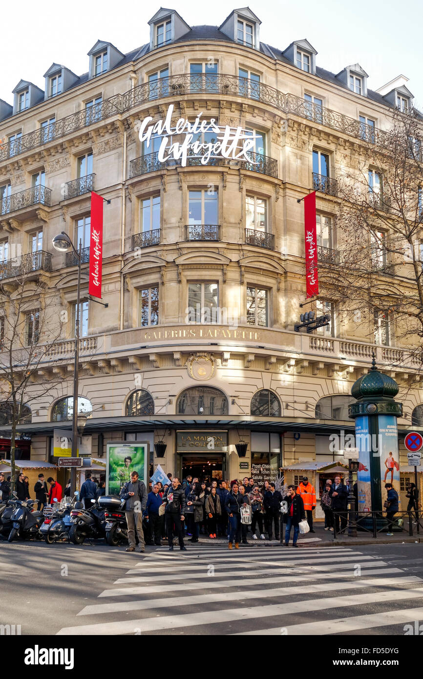 Ingresso dell'edificio Galeries Lafayette shopping mall, Parigi, Francia. Foto Stock