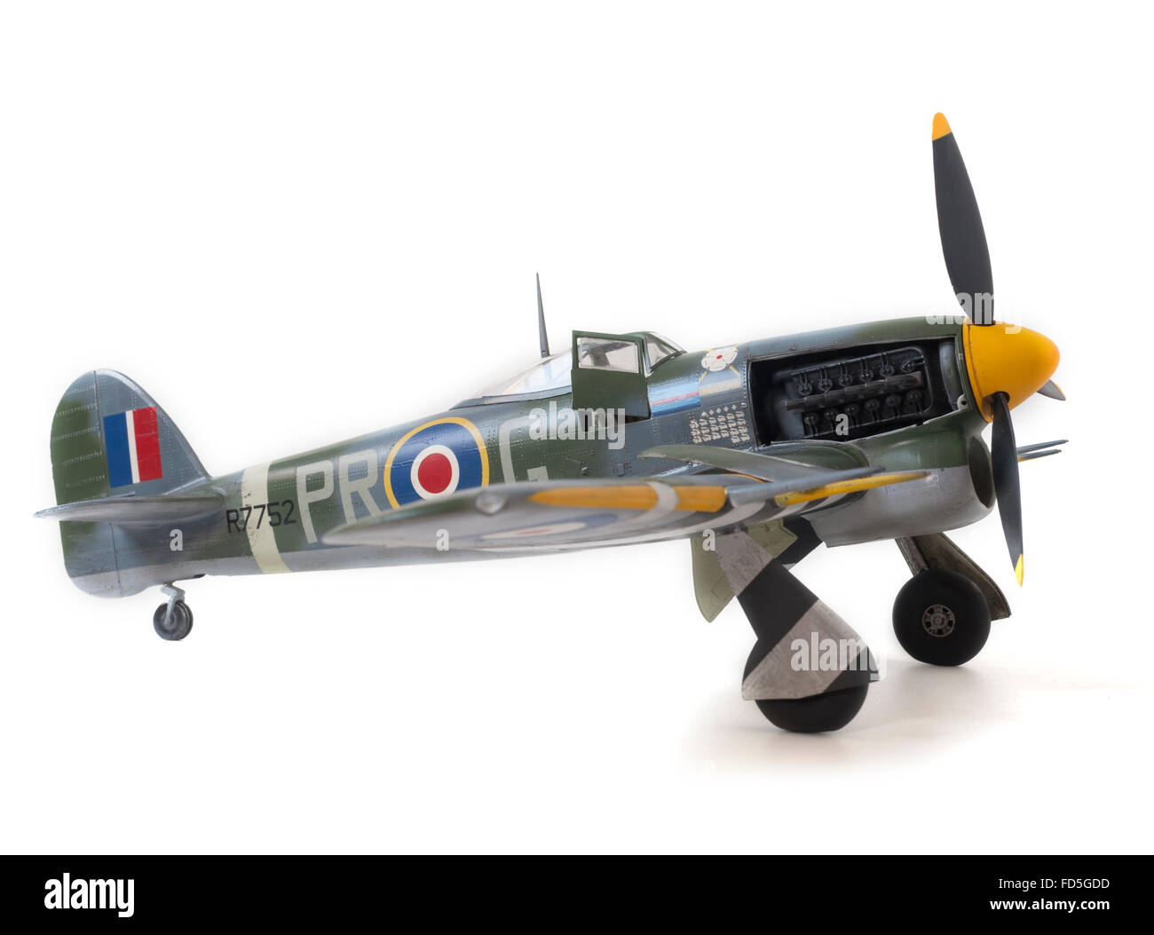 Hawker Typhoon MK 1B di aeromobili, durante la seconda guerra mondiale, RAF marcature. 1:32 fine modello in scala su bianco di sfondo per studio. Foto Stock