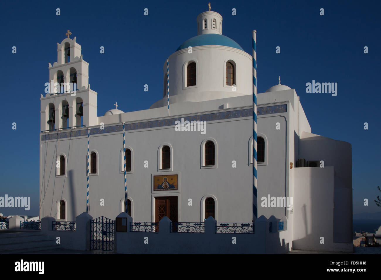 Chiesa ortodossa sull isola di Santorini, Grecia Foto Stock