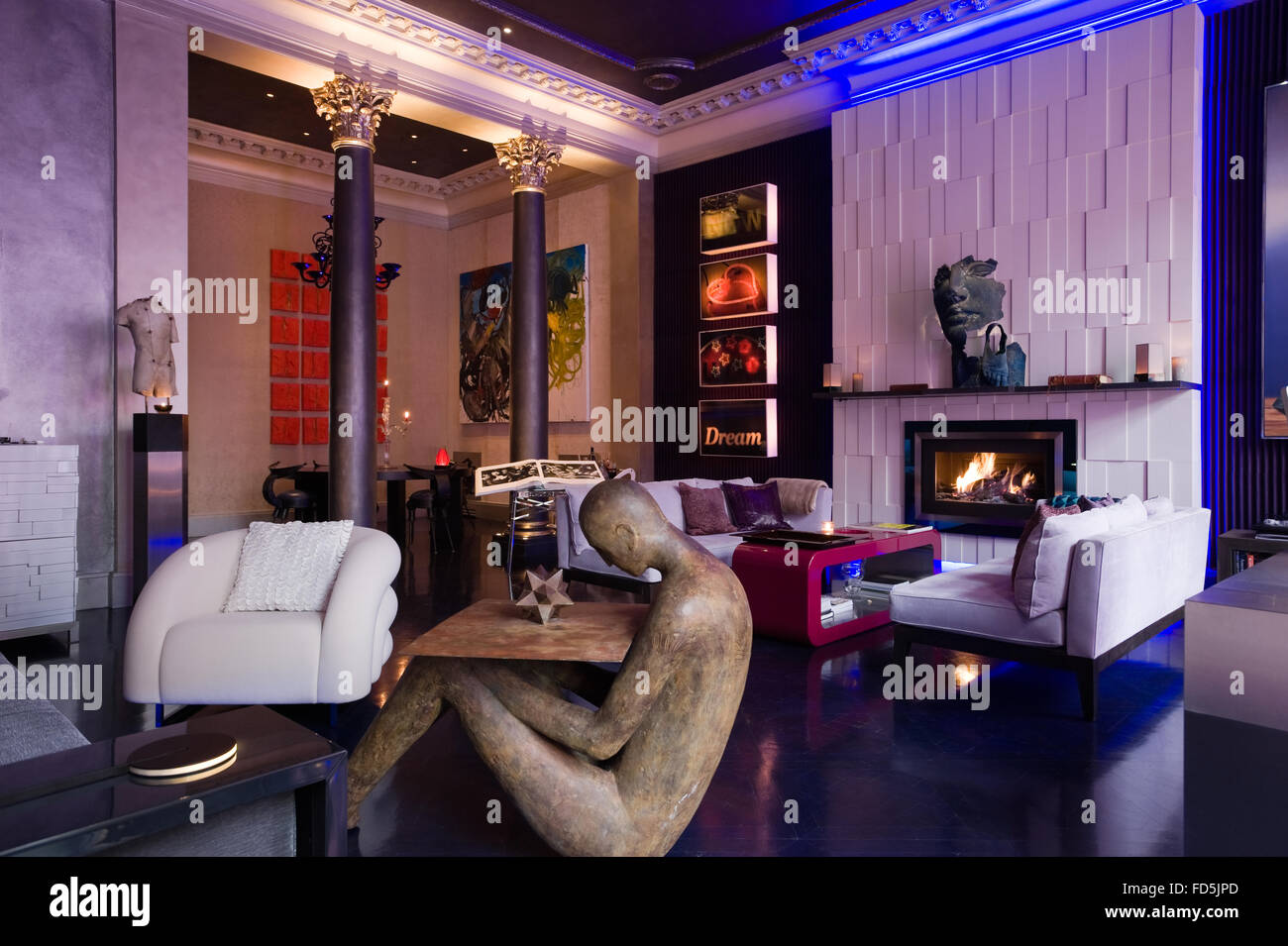 Arte contemporanea in pezzi da collezione Appartamento Londra Foto Stock