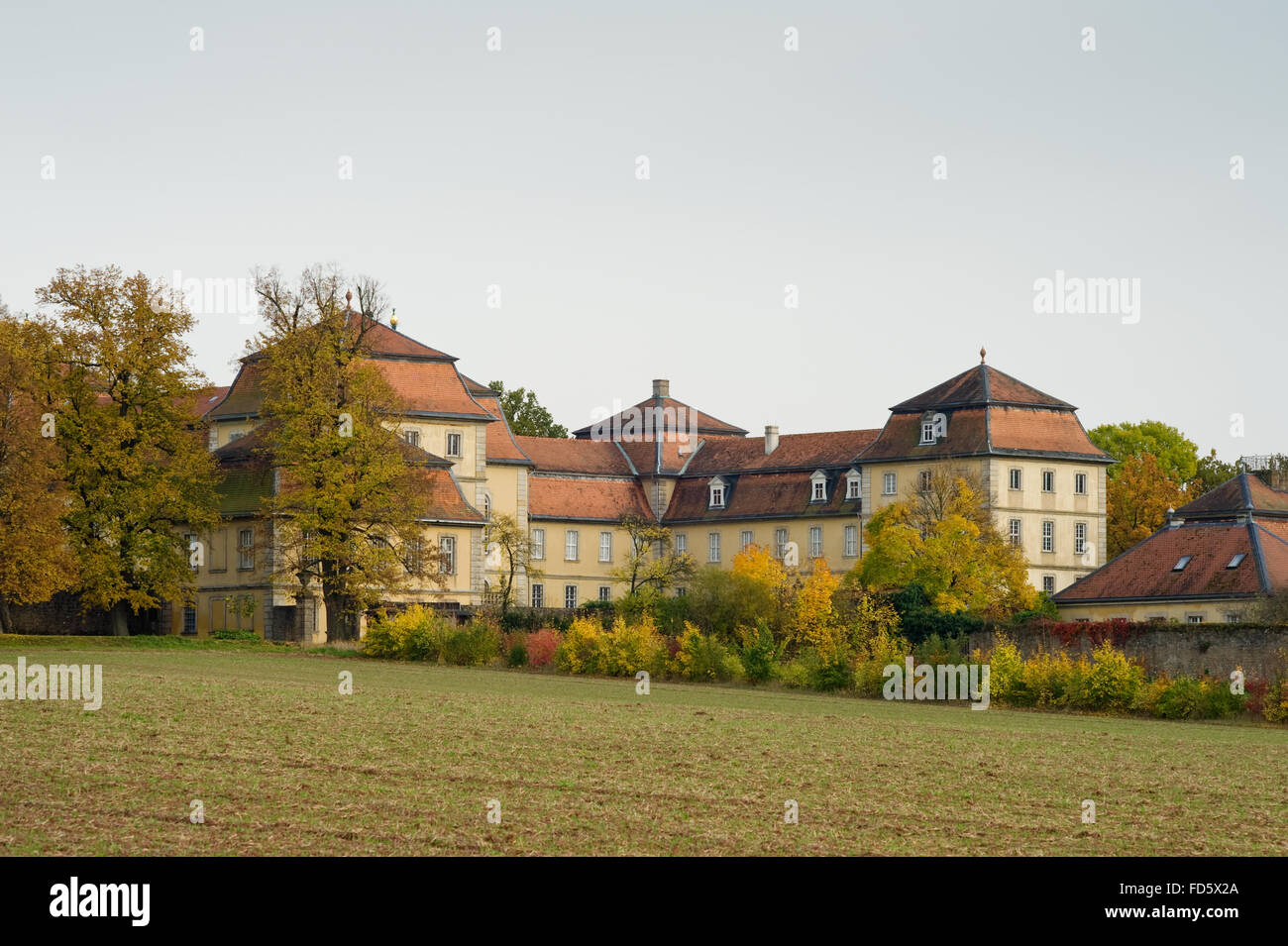 La facciata esterna di Schloss Fasanerie vicino a Fulda in Germania Foto Stock