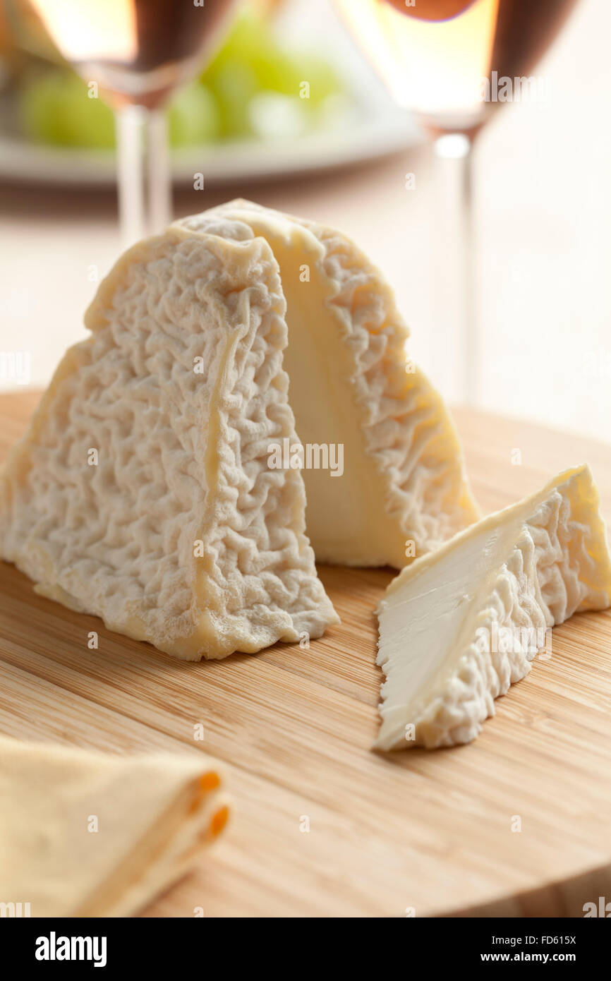 Fresh Pouligny St Pierre formaggio per dessert Foto Stock
