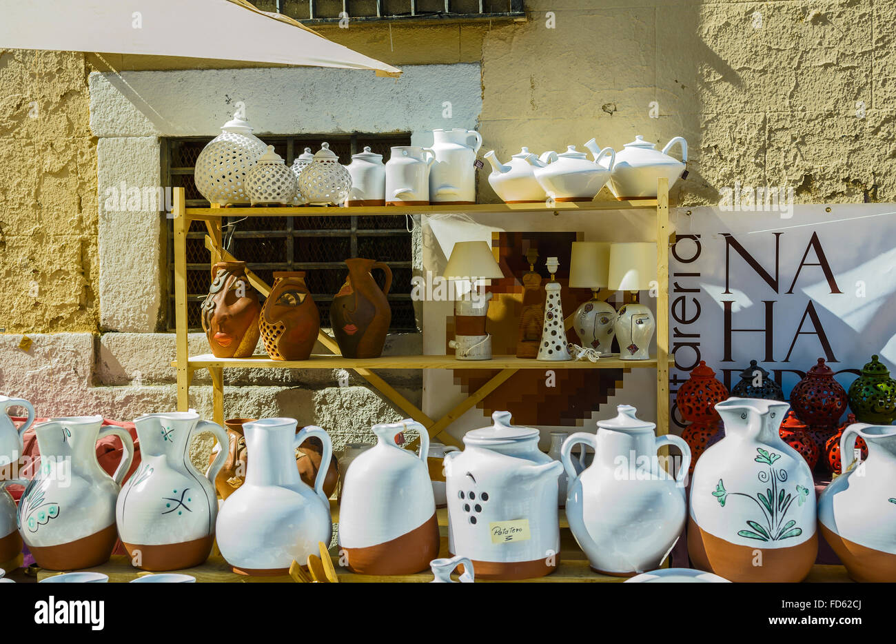 Ancora vita ceramiche in una mostra della città di Madrid, Spagna Foto Stock