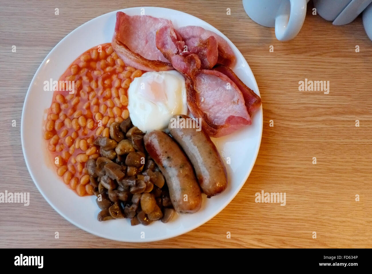 Una vista in pianta di una completa colazione inglese colazione fritta Foto Stock