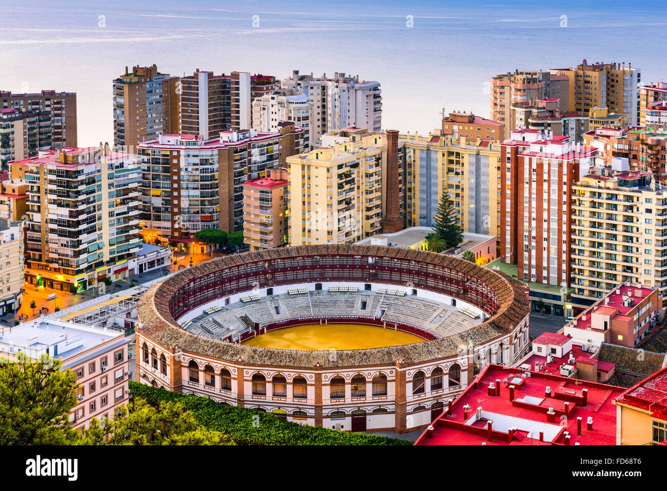 Malaga, Spagna cityscape presso l'arena. Foto Stock
