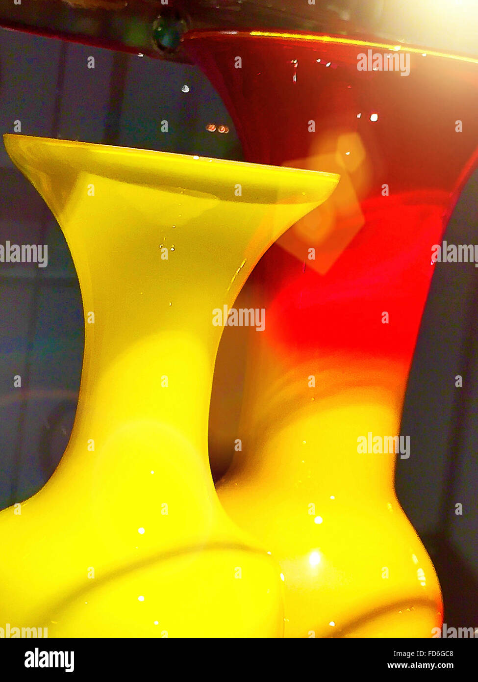 Colorati vasi di vetro Foto Stock