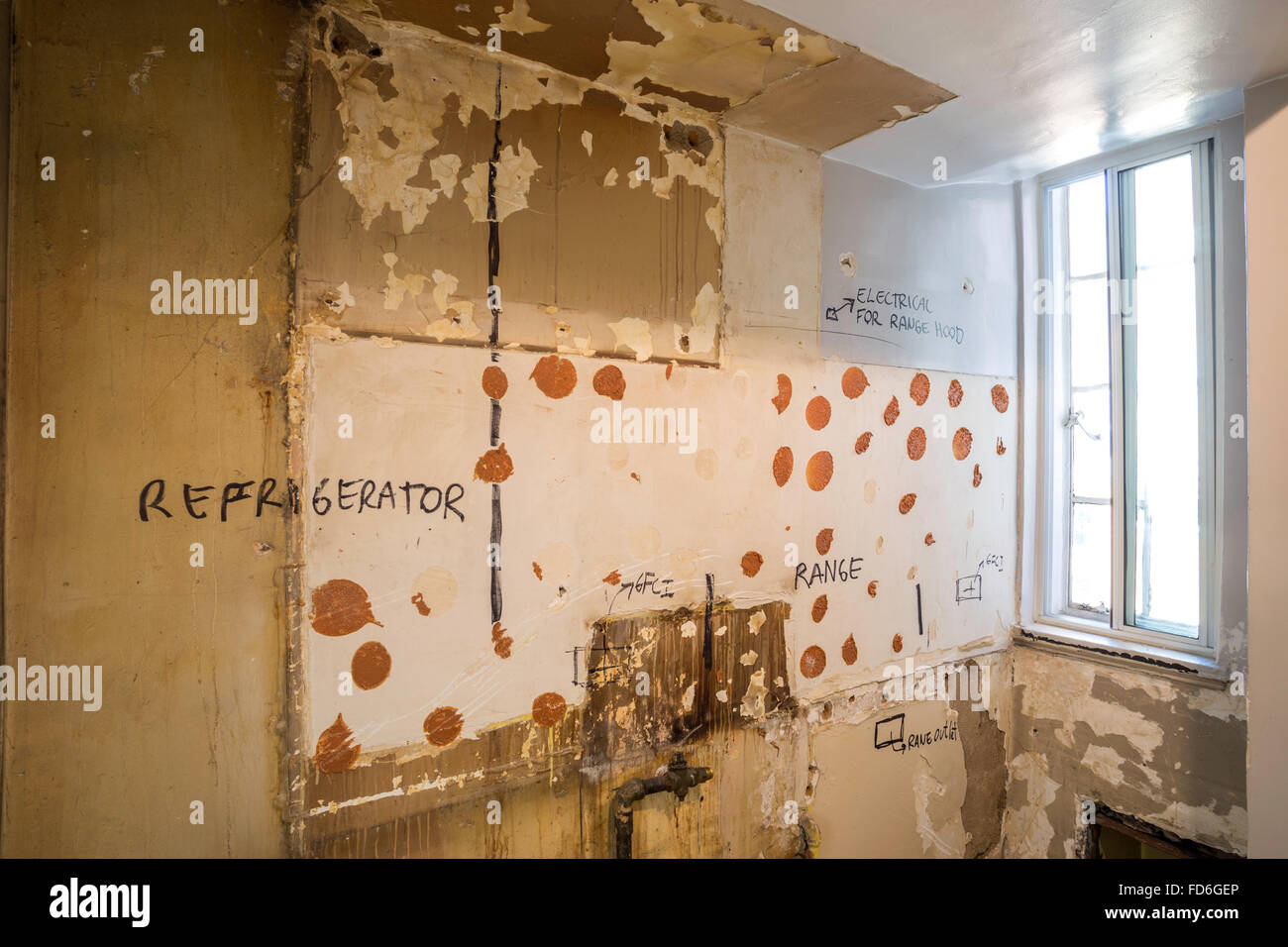 Cucina eviscerati, appartamento in fase di ristrutturazione in New York City, Stati Uniti d'America - HDR Foto Stock
