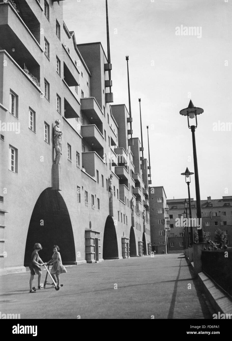 Il Gemeindebau (municipale tenement complesso) Karl Marx-Hof in Vienna, 1936 Foto Stock