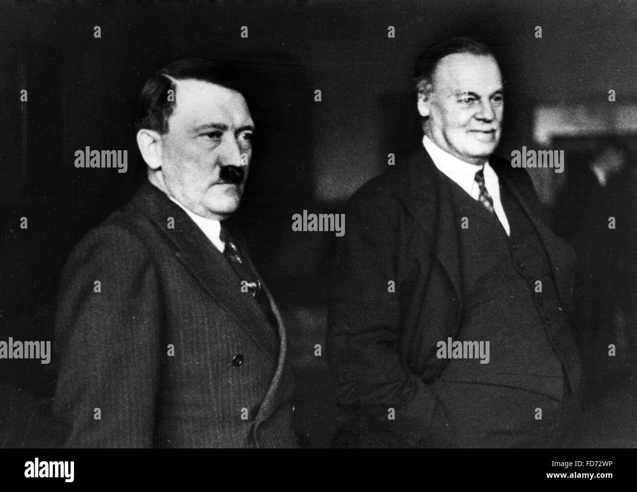 Adolf Hitler con Harold Rothermere, 1934 Foto Stock