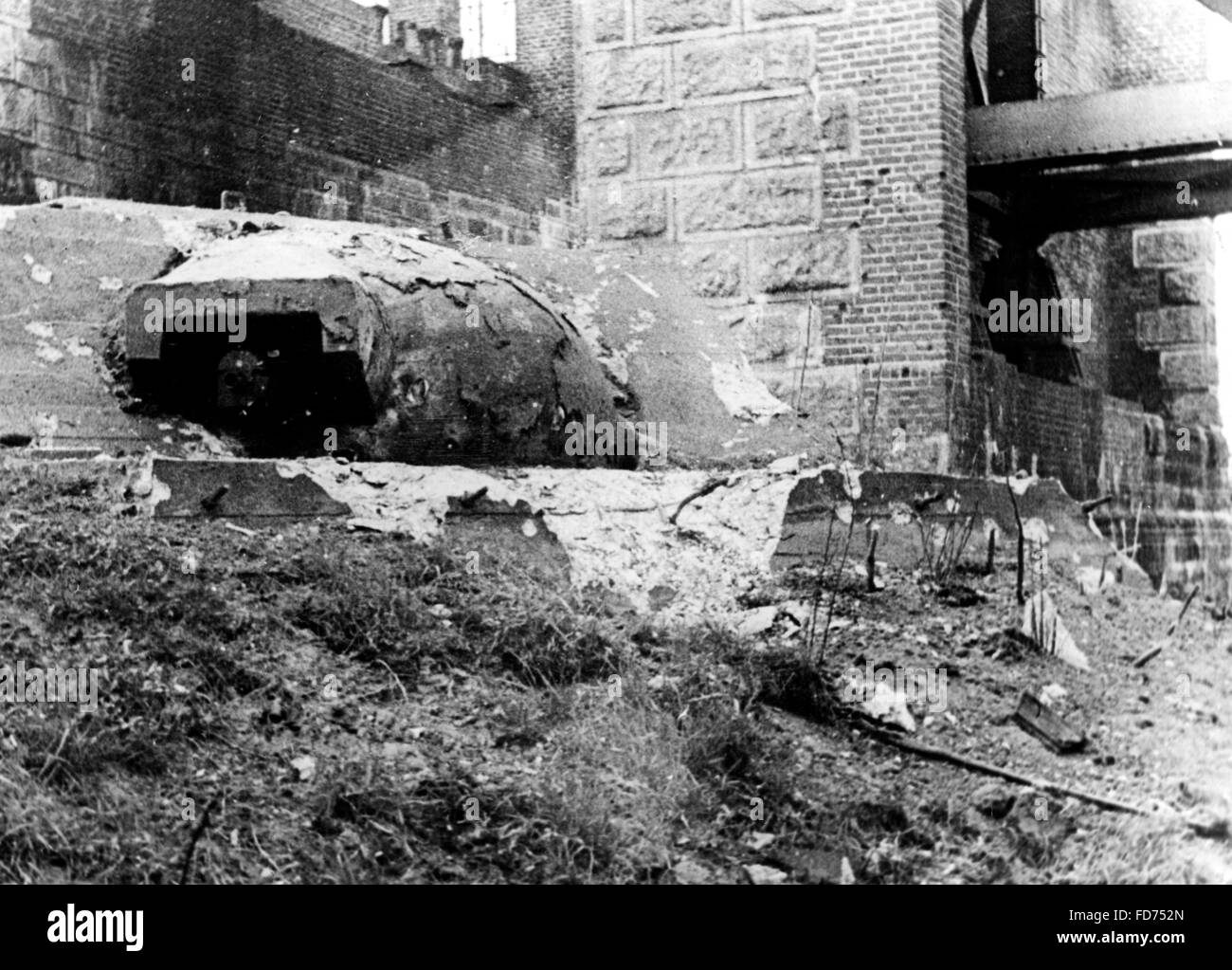 Distrutto bunker olandese a un attraversamento della Mosa, 1940 Foto Stock