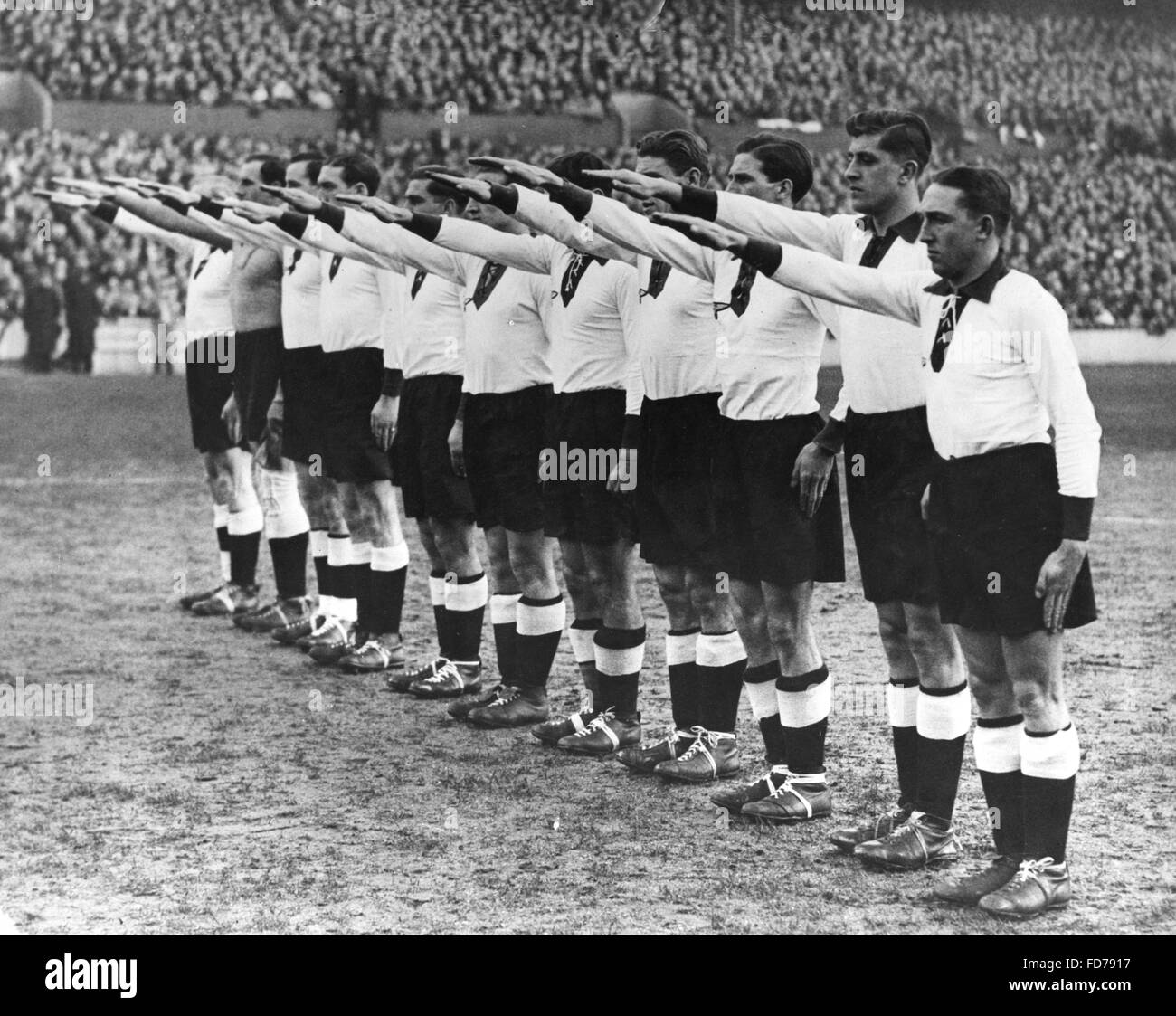 Squadra nazionale di calcio tedesca in Inghilterra, 1935 Foto Stock