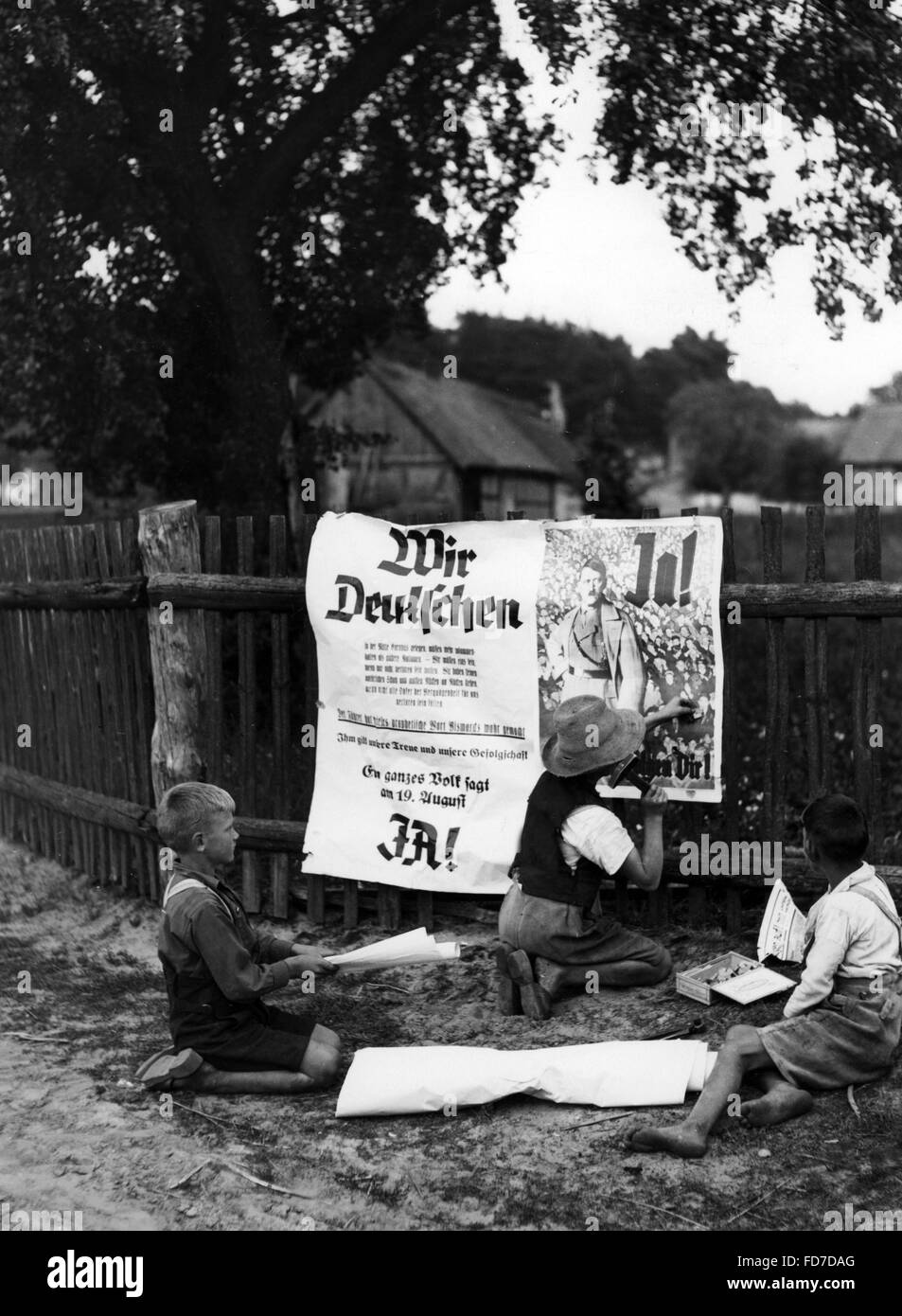 Bambini poster di montaggio in Spreewald peril referendum sul capo di stato del Reich tedesco, 1934 Foto Stock