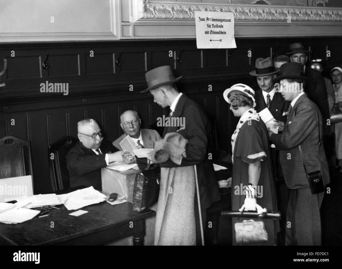 Le votazioni in Anhalter Bahnhof al referendum sul capo di stato del Reich tedesco, 1934 Foto Stock