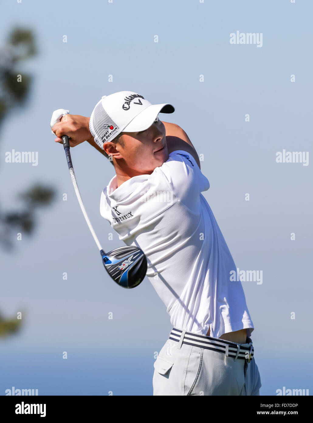 San Diego, California, Stati Uniti d'America. 28 gen, 2016. Danny Lee tee off all'ottavo foro del Nord corso durante il primo round di agricoltori assicurazioni aperto al campo da Golf di Torrey Pines, a San Diego, California. Justin Cooper/CSM/Alamy Live News Foto Stock