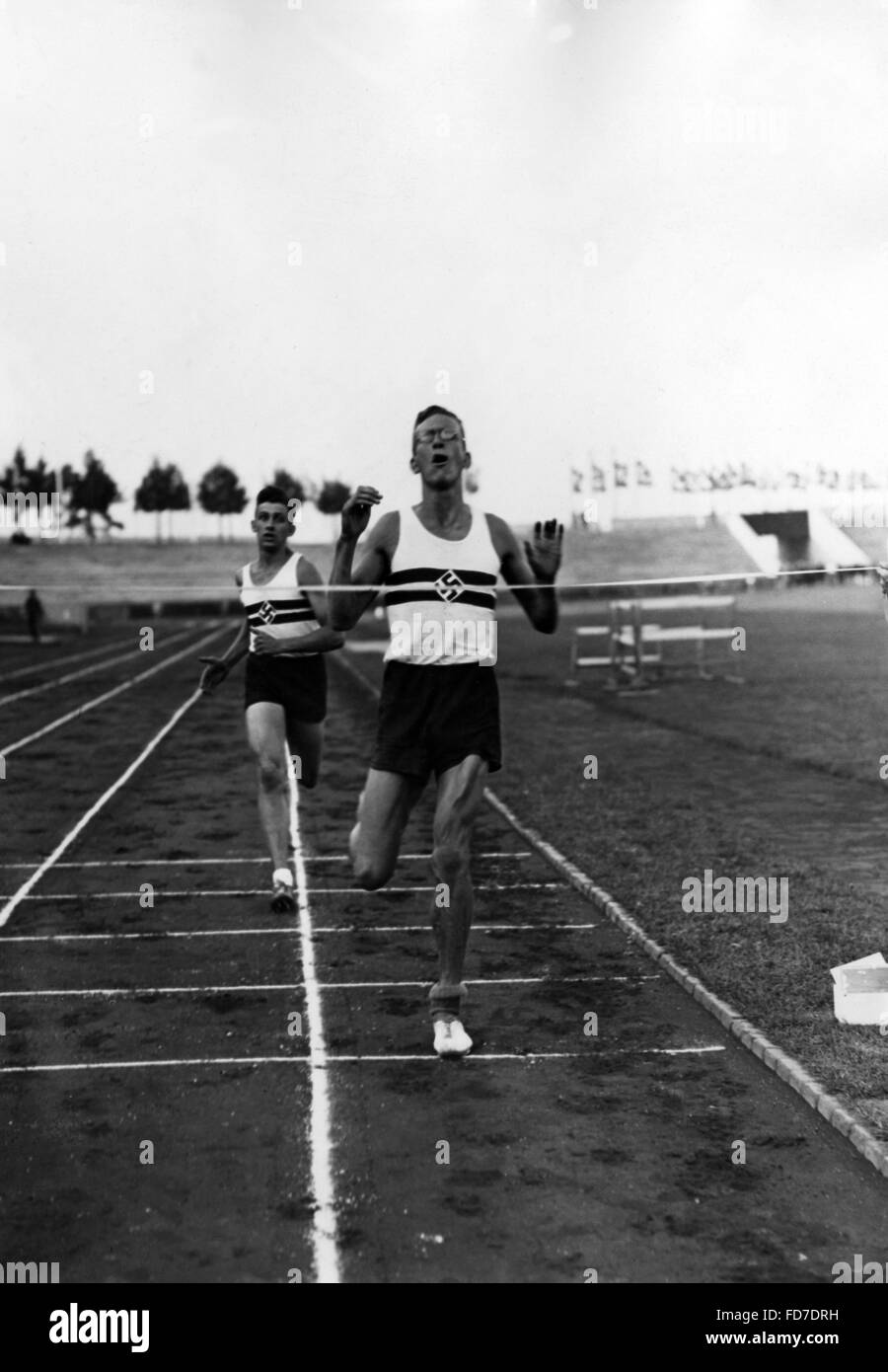 Finitura del 3000m eseguire durante i preliminari del NS Kampfspiele (nazista Giochi competitivi), 1937 Foto Stock