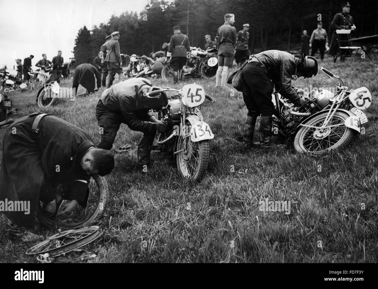 Esame tecnico presso il cross-country drive, 1935 Foto Stock