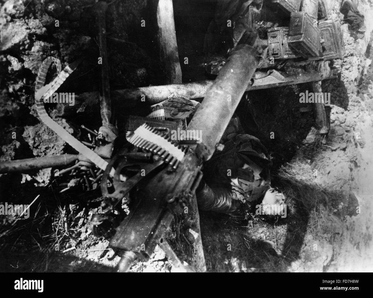 Dead American mitrailleur in Belgio, 1945 Foto Stock