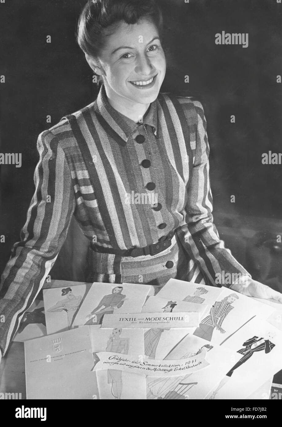 Fornitura di vestiti, sostituti, moda primavera 1941 Foto Stock