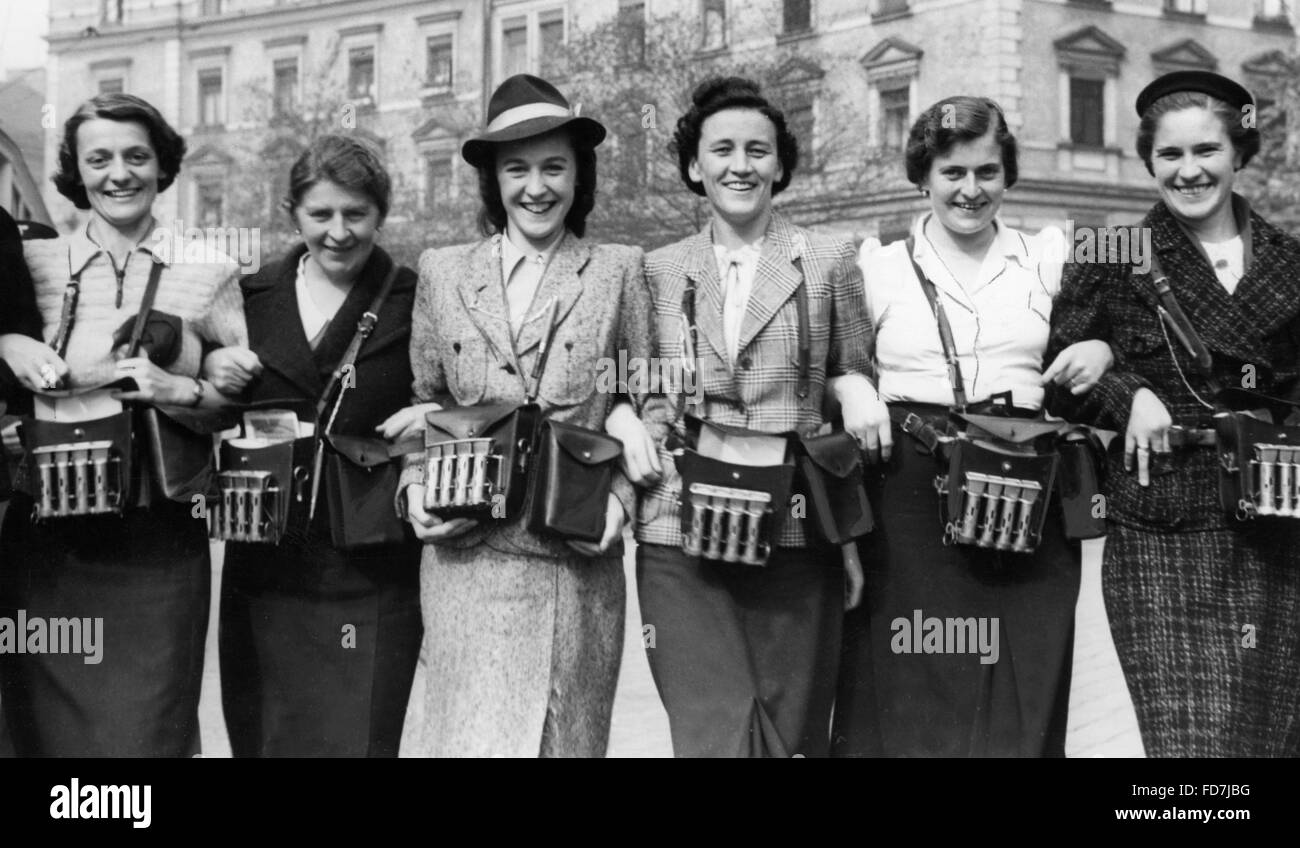 Le donne di servizio di emergenza durante la guerra Foto Stock