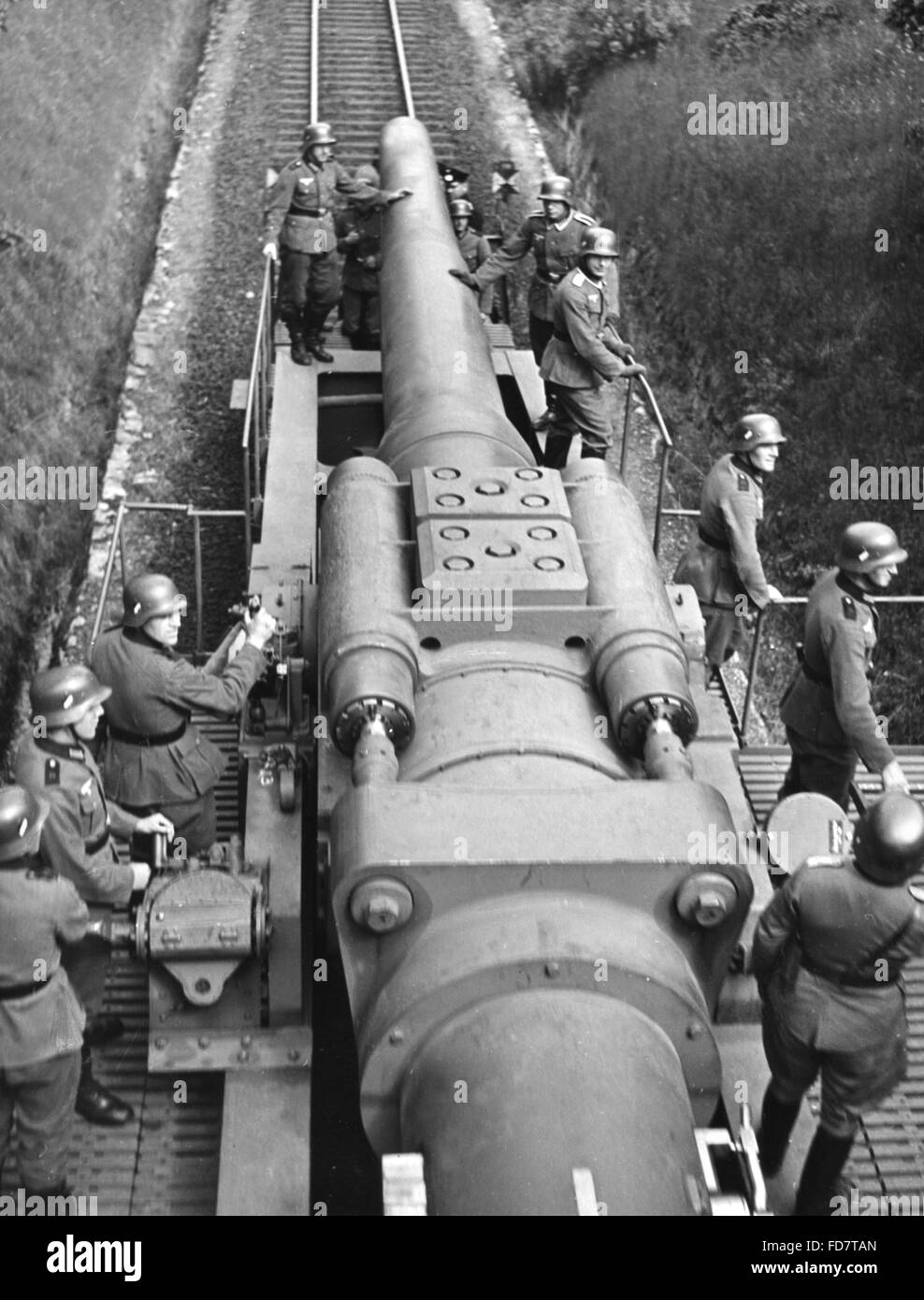 Soldati in una ferrovia pistola, 1939 Foto Stock