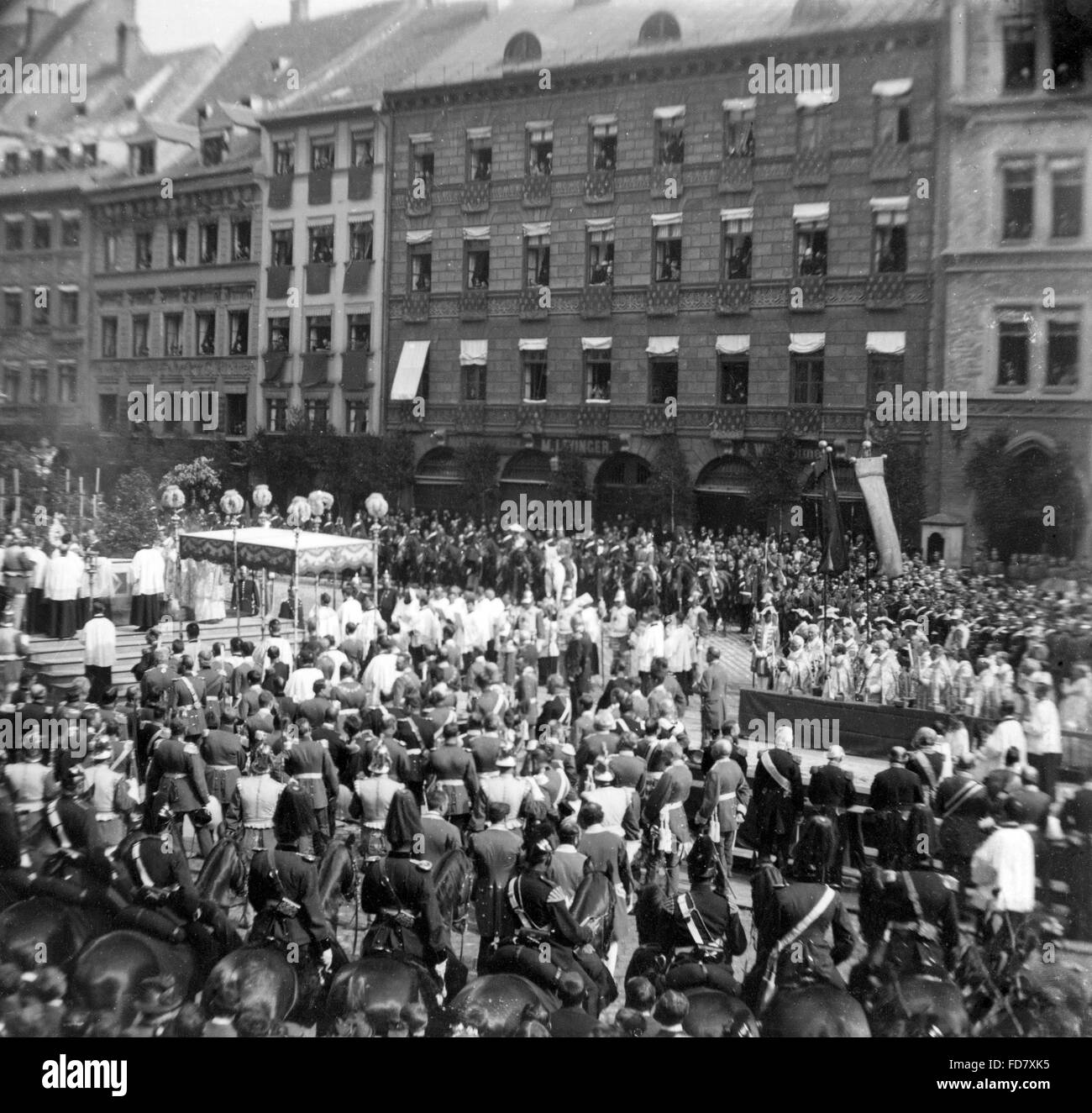 Processione del Corpus Domini la Marienplatz Foto Stock