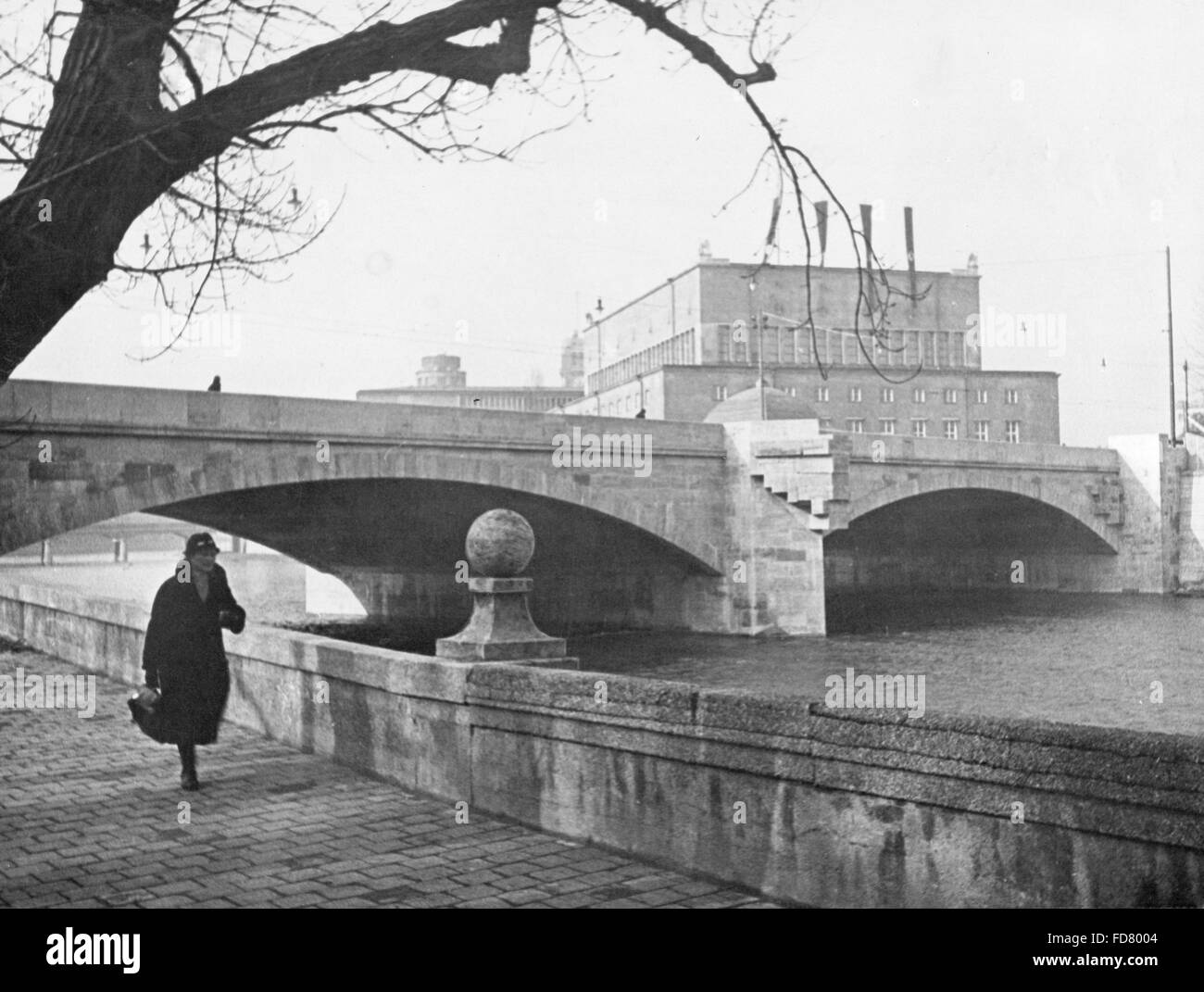 Il Deutsches Museum con il Aeusserer Ludwigsbruecke a Monaco di Baviera Foto Stock