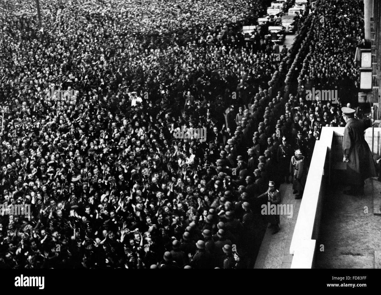 Adolf Hitler a Berlino dopo il Anschluss, 1938 Foto Stock