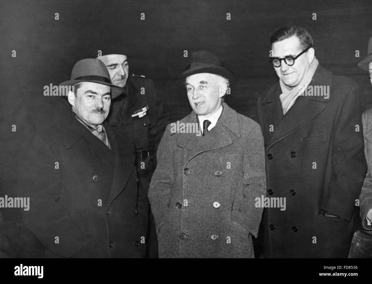 Marcel Deat, Abel Bonnard e Jacques Doriot in Francia, 1942 Foto Stock