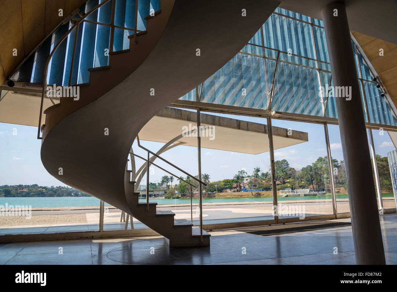 Chiesa di San Francesco di Assisi, progettato da Oscar Niemeyer, Pampulha, Belo Horizonte, Minas Gerais, Brasile Foto Stock