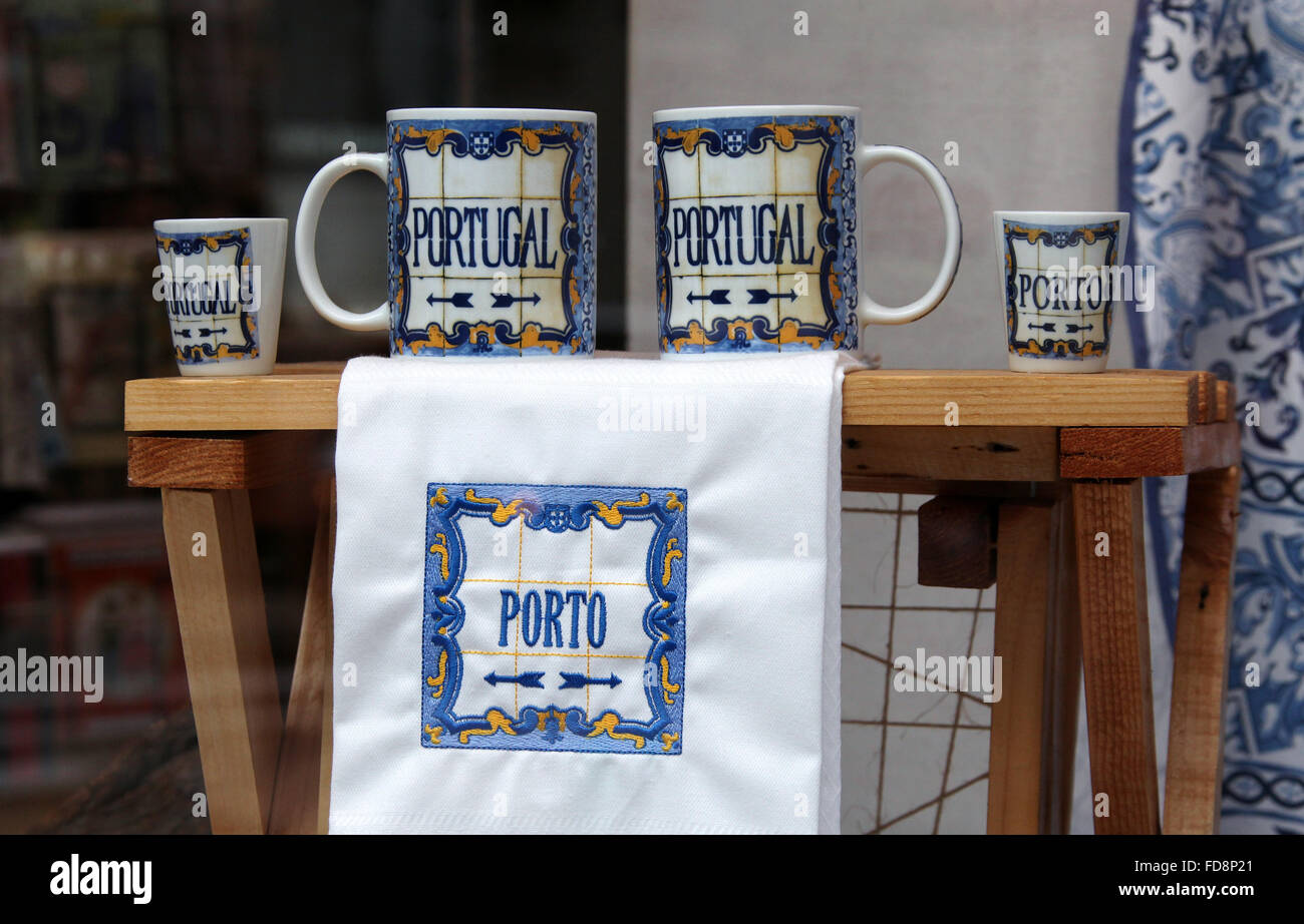 Negozio di souvenir del Porto nella vetrina di un negozio. Foto Stock