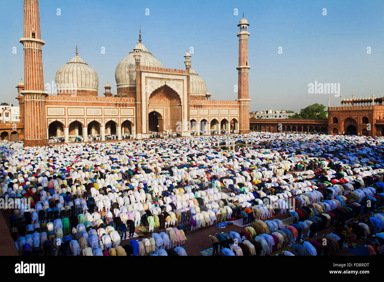 La folla dei gruppi musulmani Jama Maszid Id culto Milap Foto Stock