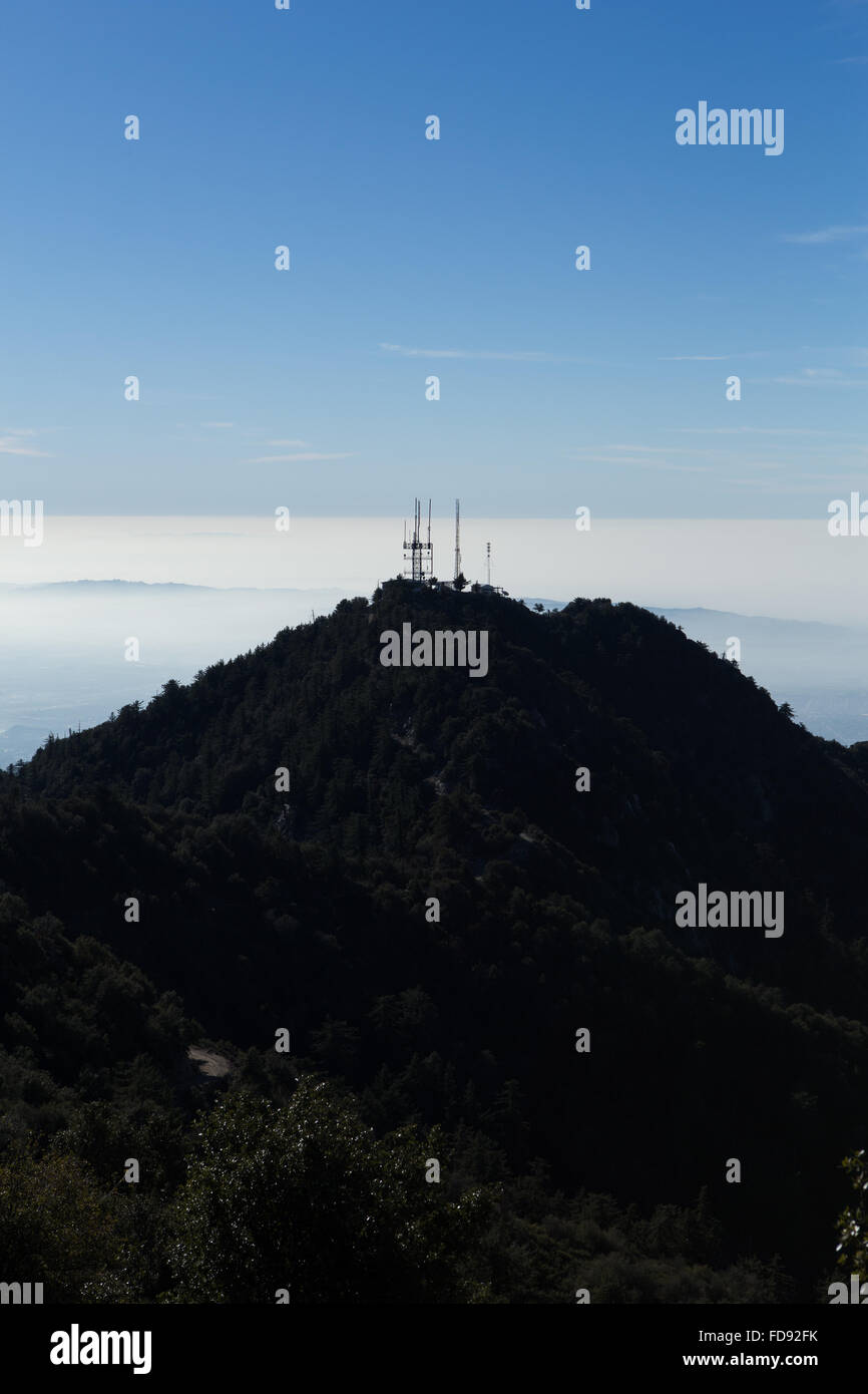 Trasmissioni radiotelevisive sul Monte Wilson, sui Monti San Gabriel . Foto Stock