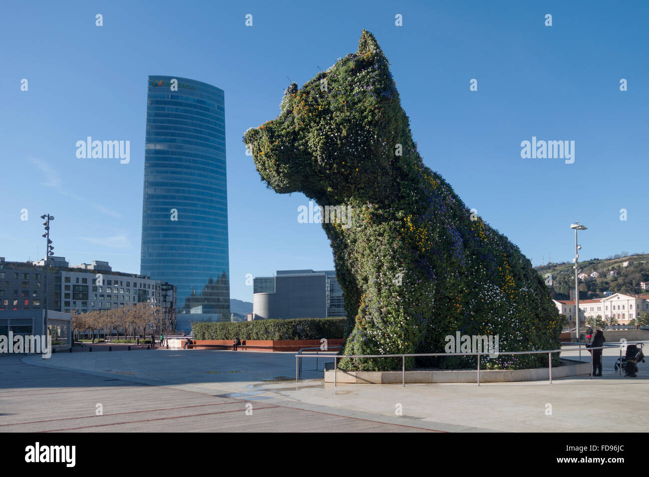 Il Jeff Koons scultura 'Cucciolo" al di fuori del Museo Guggenheim Bilbao Sapin Foto Stock