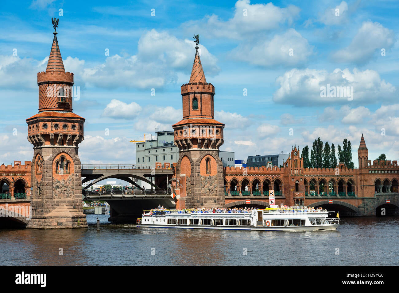 L'Europa, Germania, Berlino, Ponte Oberbaum a Berlino, Germania Foto Stock