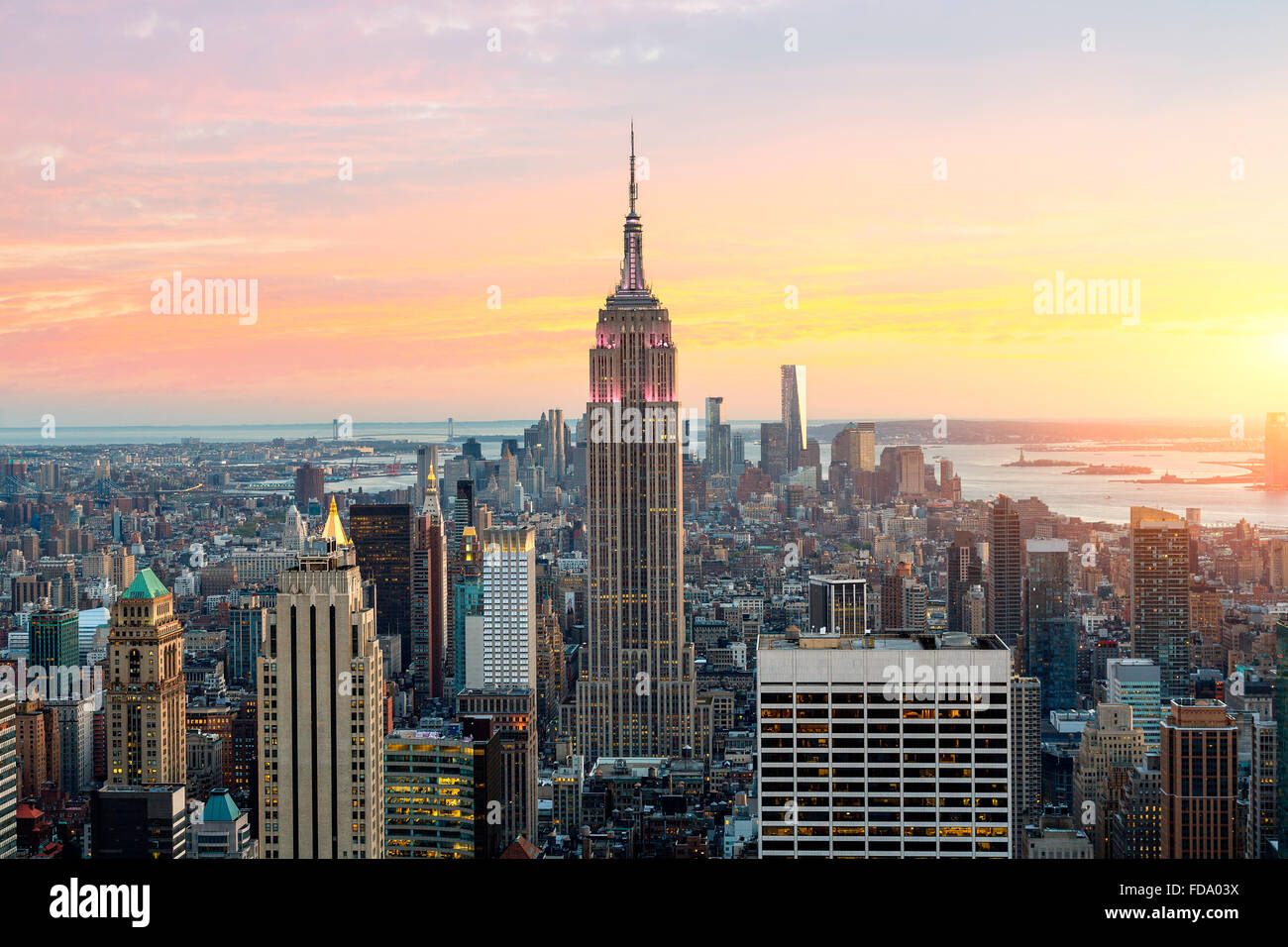 New York skyline della città con Empire State Building Foto Stock