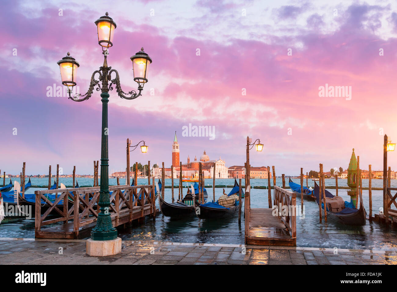Venezia, vista sull'isola di San Giorgio dalla plazza san Marco Foto Stock