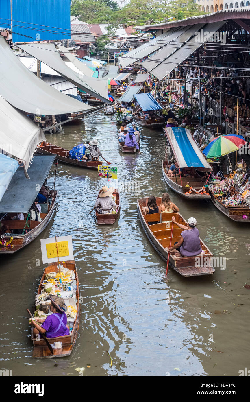 Mercato Galleggiante di Damnoen Saduak Foto Stock