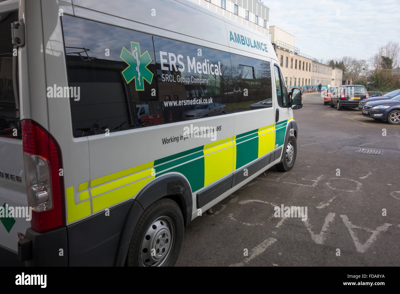 ERS Medical ambulanza all Ospedale di Addenbrooke Cambridge Cambridgeshire Foto Stock