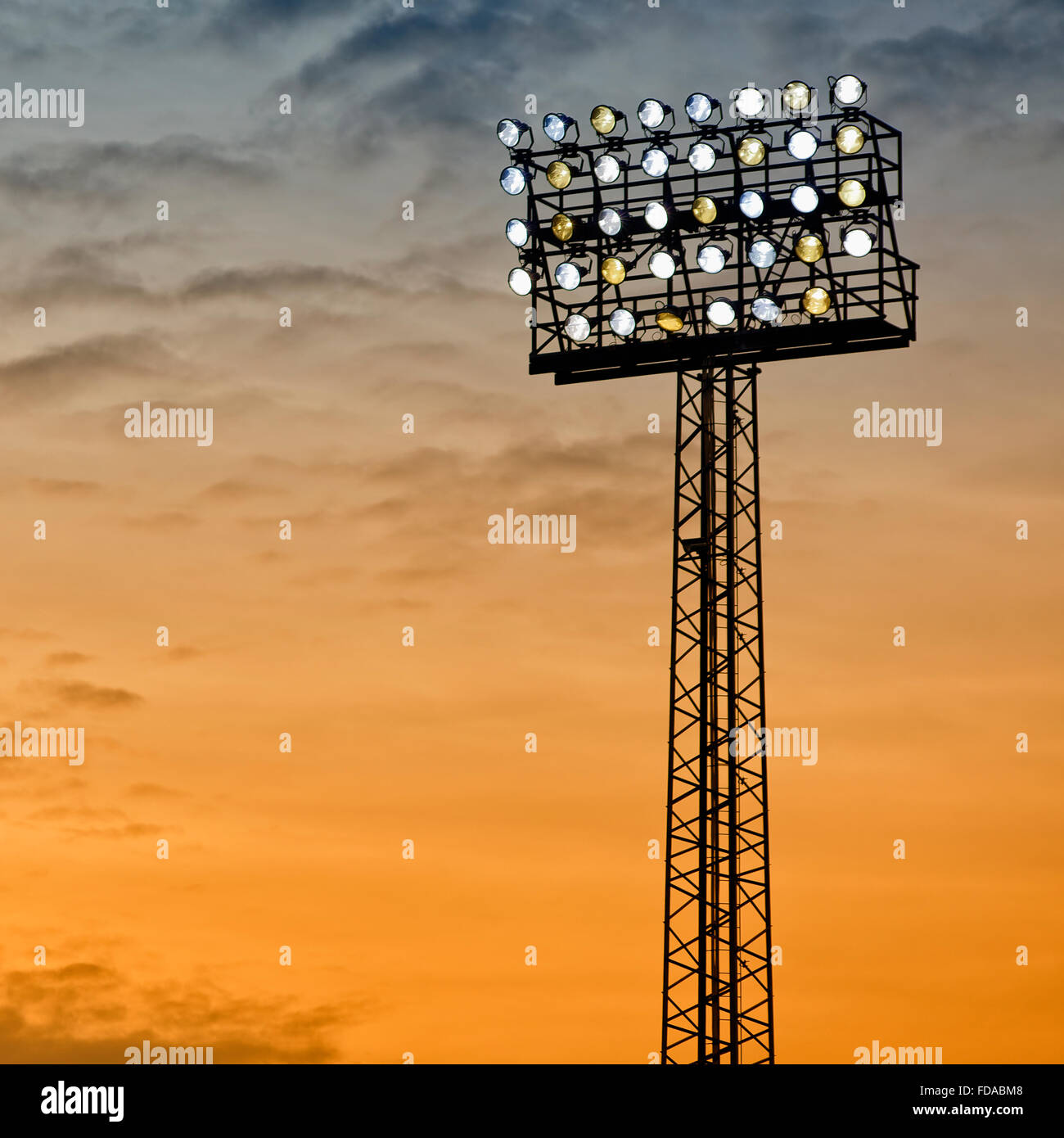 Immagine di Stadium Arena o proiettori per illuminazione. Foto Stock