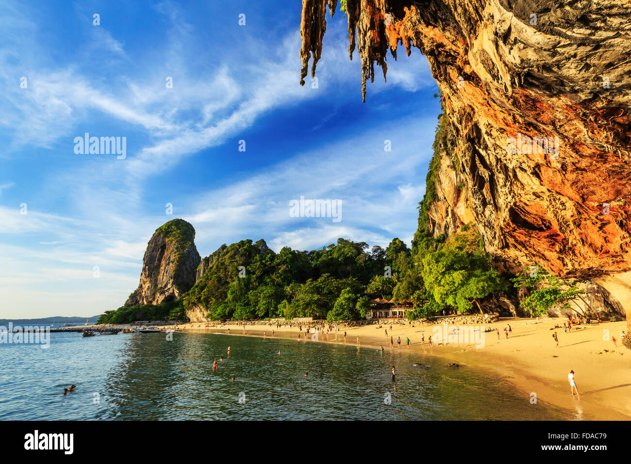 Thailandia, Krabi. Phra Nang Beach e grotta. Foto Stock
