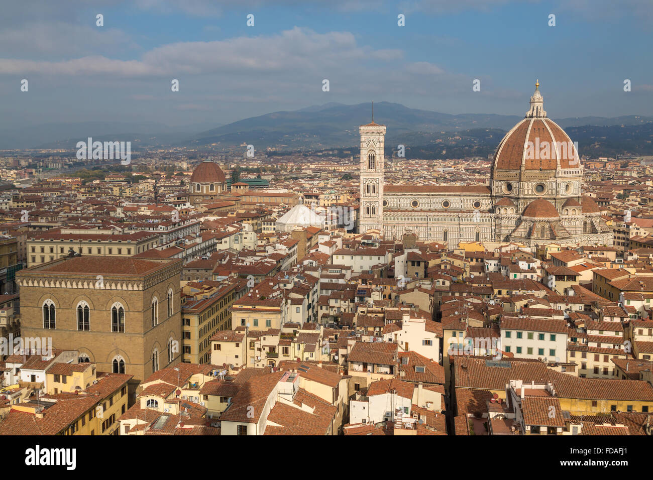 Vista della città di Firenze con la cattedrale e la chiesa di Orsanmichele, Firenze, Toscana, Italia Foto Stock