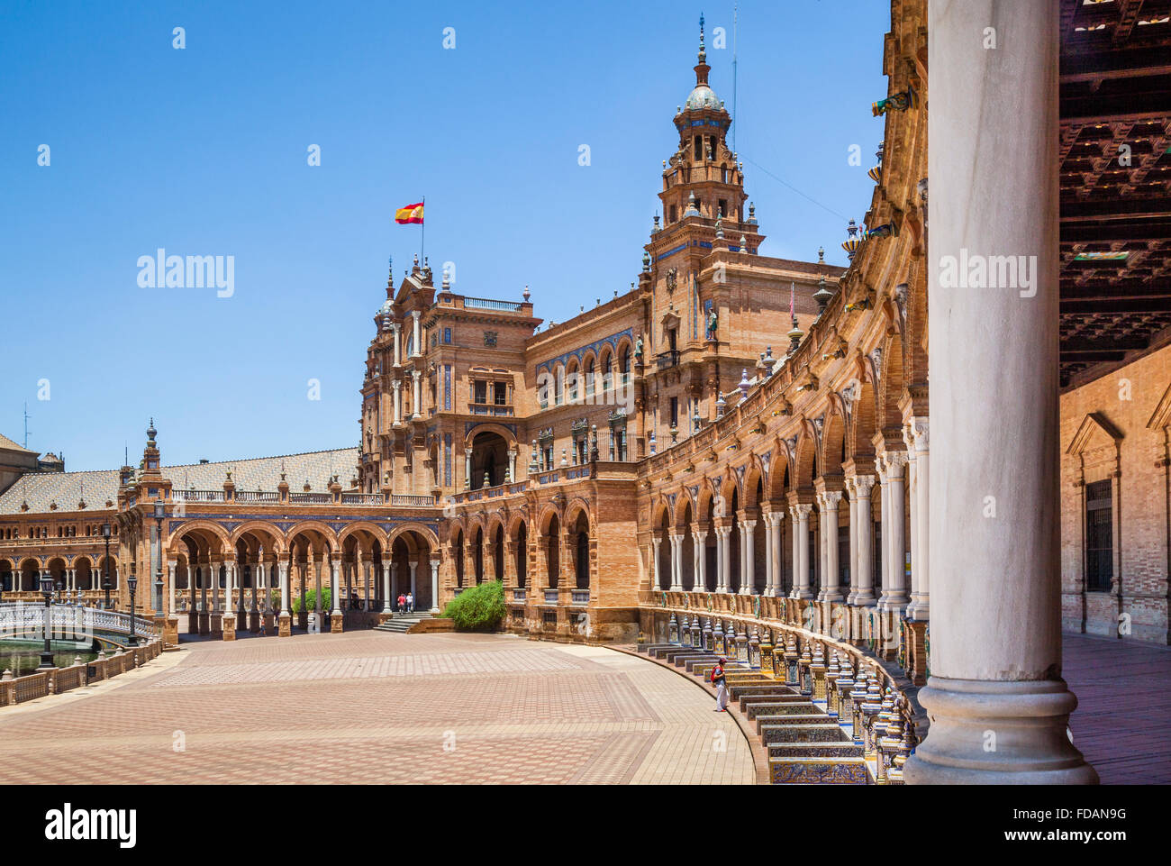 Spagna, Andalusia, provincia di Siviglia, Siviglia, Plaza de Espana, edificio centrale del Ibero-America Ostensione del 1929 Foto Stock