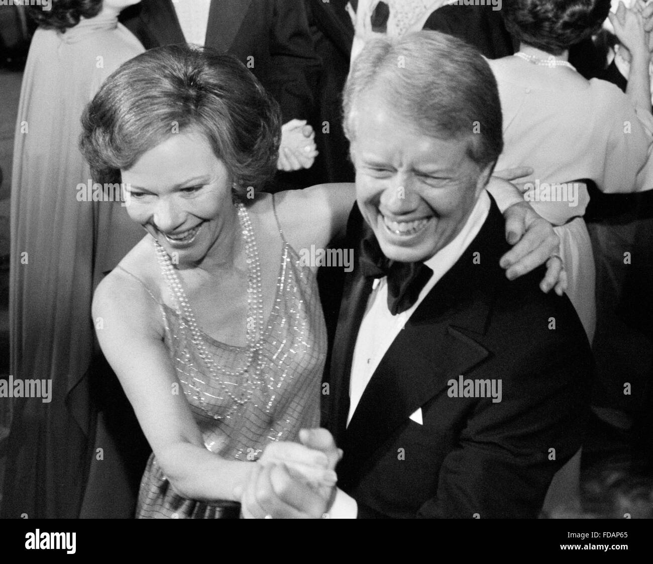 Jimmy Carter e sua moglie Rosalynn Carter, balli presso una casa bianca sfera congressuale, Washington DC, Dicembre 1978 Foto Stock