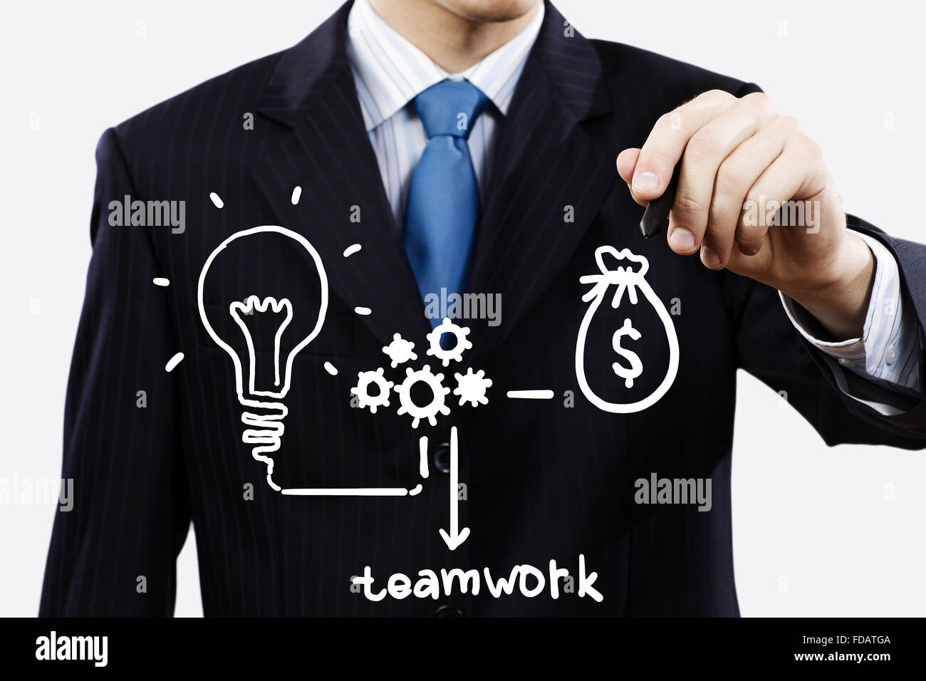 Close up di imprenditore disegno per far soldi formula Foto Stock
