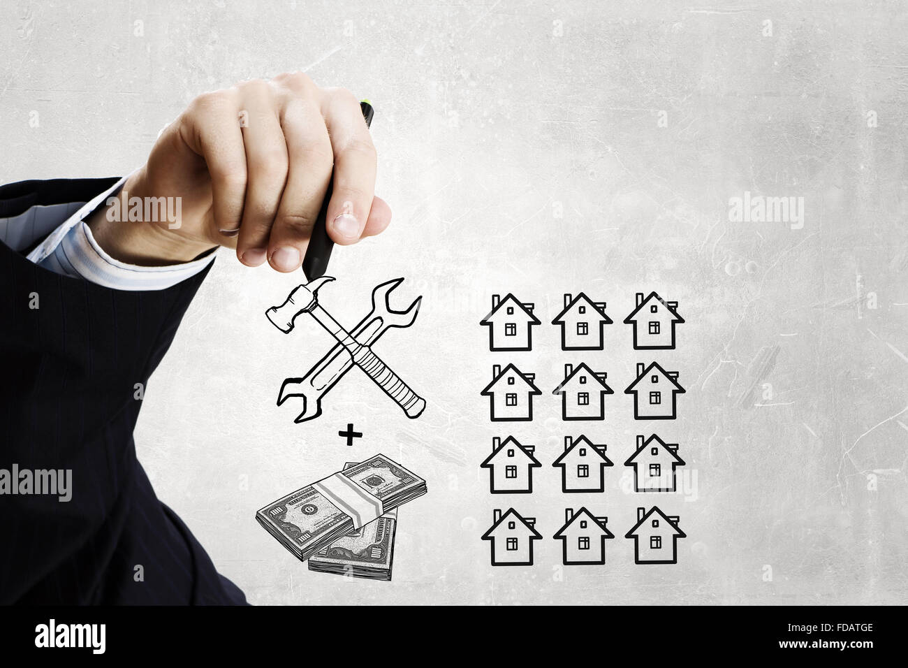 Close up di imprenditore disegno per far soldi formula Foto Stock
