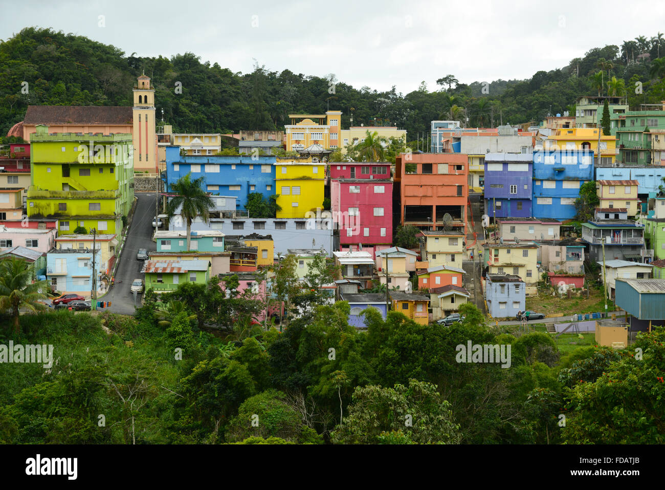 Vista delle case colorate di Barranquitas. PUERTO RICO - isola dei Caraibi. Noi terrritory. Foto Stock