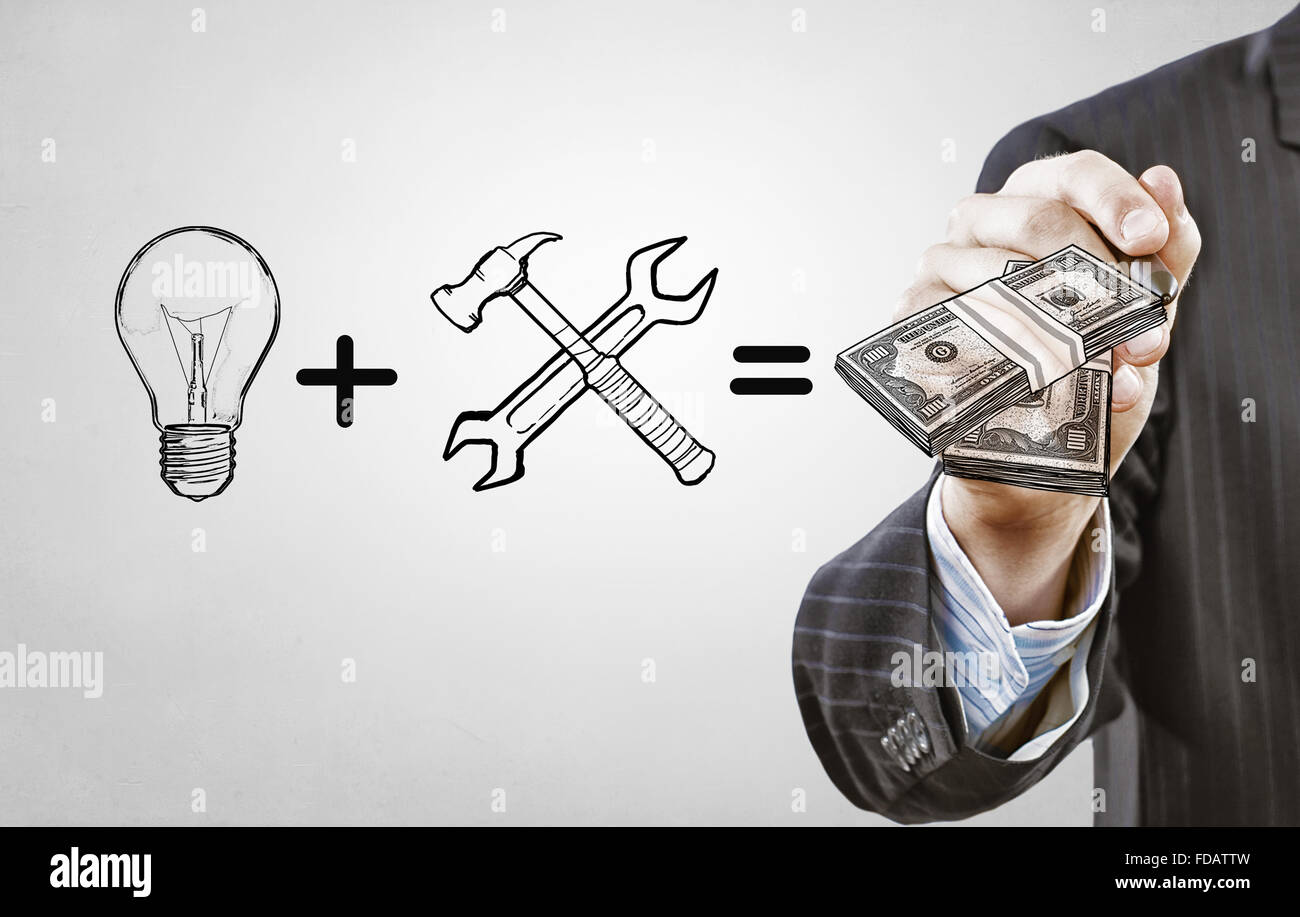 Close up di imprenditore disegno per far soldi formula Foto Stock
