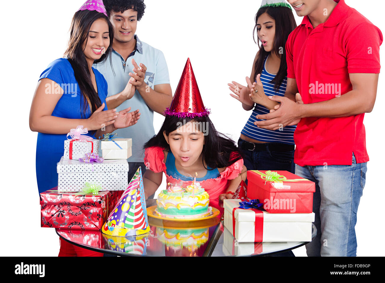 Gruppo Teenager amici Festa di Compleanno celebrazioni Foto Stock